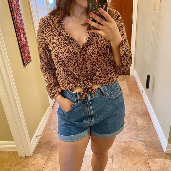 Crop Bottom Down - Picture 3 of 3